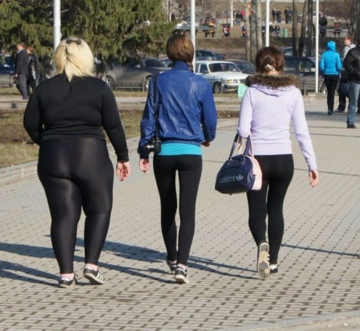 Porter des leggings, ça peut vite virer au drame ! Entre fou rire et gêne, ces 23 photos le