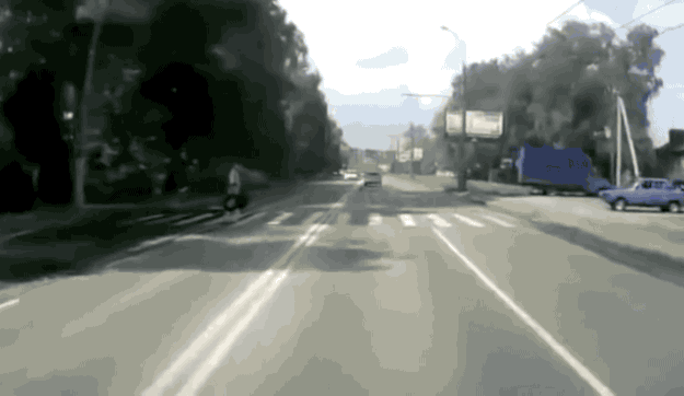 Illustration de l'article : Ces 14 piétons ont eu beaucoup, beaucoup de chance