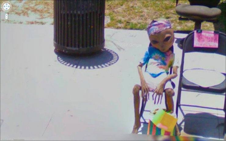 Illustration de l'article : 12 scènes insolites capturées sur Google Street View. La 5 est juste énorme...