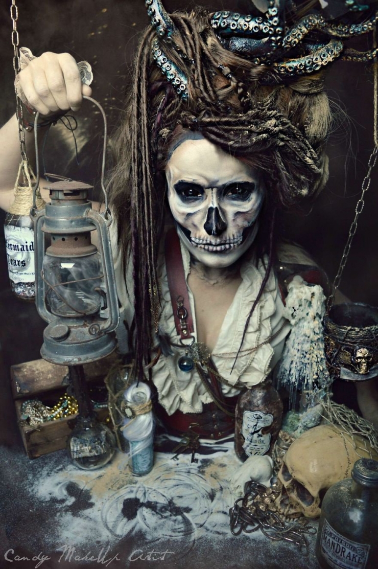 Illustration de l'article : Cette maquilleuse s'inspire des contes fantastiques pour créer ses costumes. Le résultat est génial !