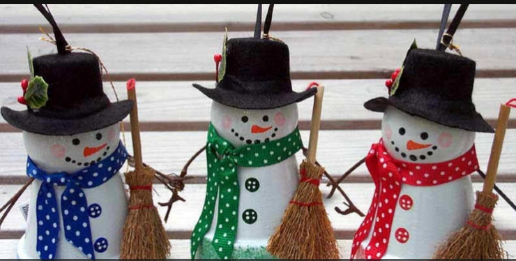 Illustration de l'article : Voici différentes astuces pour changer vos petits pots en terre cuite en objets de décoration… Impressionnant !