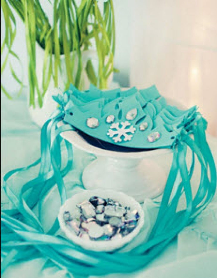 Illustration de l'article : Faites plaisir aux enfants avec ces 16 bricolages autour d'Elsa, La Reine Des Neiges…