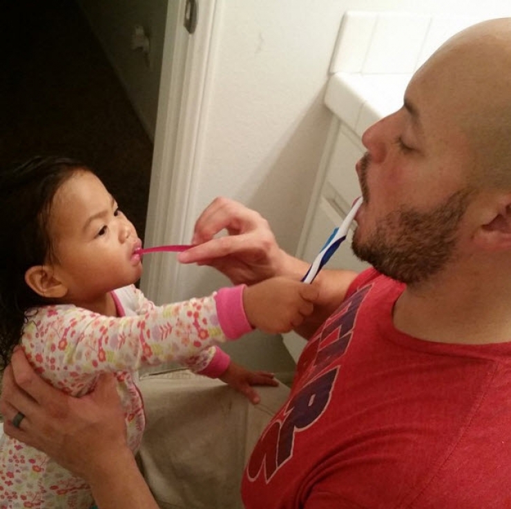 Illustration de l'article : 15 photos qui montrent que les hommes assurent dans leur rôle de papa…Ils sont adorables !