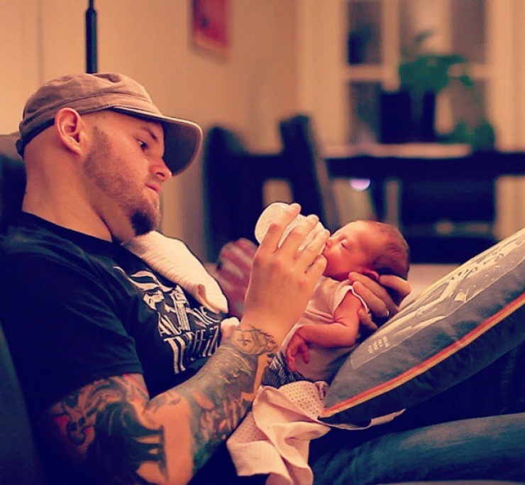 Illustration de l'article : 15 photos qui montrent que les hommes assurent dans leur rôle de papa…Ils sont adorables !