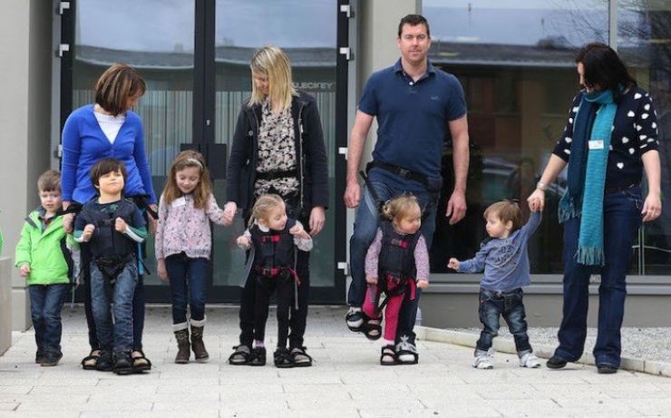 Illustration de l'article : Cette maman a révolutionné la vie de son fils handicapé avec cette invention...