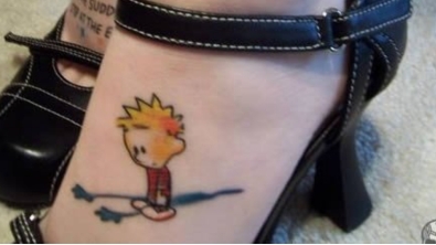 Illustration : "Les 10 pires tatouages de pieds. "