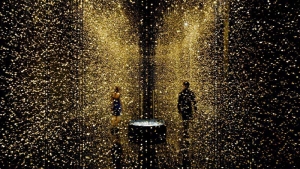 Illustration : "Light is Time : admirez cette superbe installation d'or et de lumière "