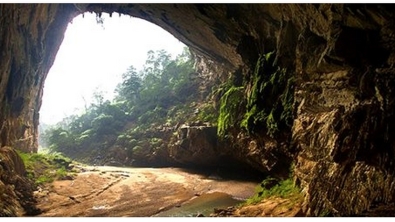 Illustration : Un fermier découvre une grotte et ce qu'il trouve à l'intérieur est absolument incroyable !