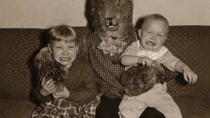 Illustration : "17 photos d'enfants terrorisés par les lapins de Pâques"