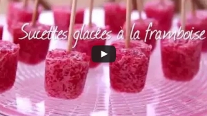 Illustration : "Miam, faites vous plaisir avec ces sucettes glacées à la framboise..."