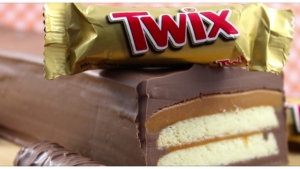 Illustration : "Une barre de type Twix à faire à la maison, sans cuisson et avec 3 ingrédients..."