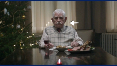 Illustration : Enfin une vidéo qui pense aux seniors qui sont seuls à Noël... Un spot percutant que tout le monde doit voir !