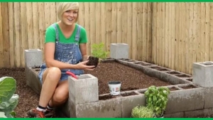 Illustration : "Faire un jardin en blocs de béton, une idée de génie pour ces 12 bonnes raisons !"